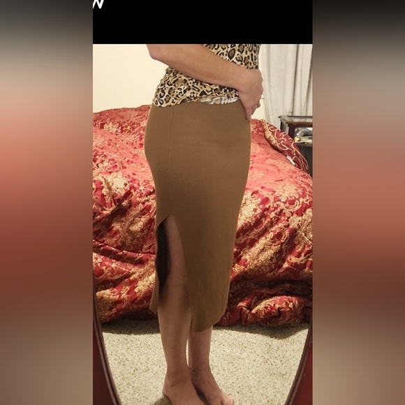 ❤️ HOUSE OF HARLOW 1960 RIBBED MIDI SKIRT, KNIT W/ SIDE SLIT, XS - Picture 4 of 12